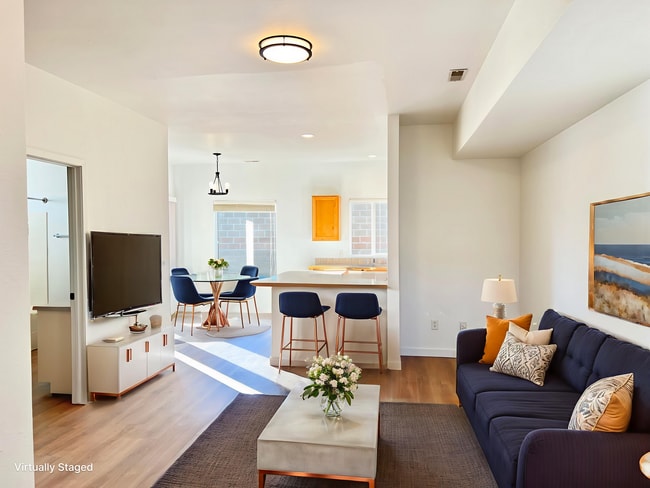 Building Photo - 139 N Plummer Rd