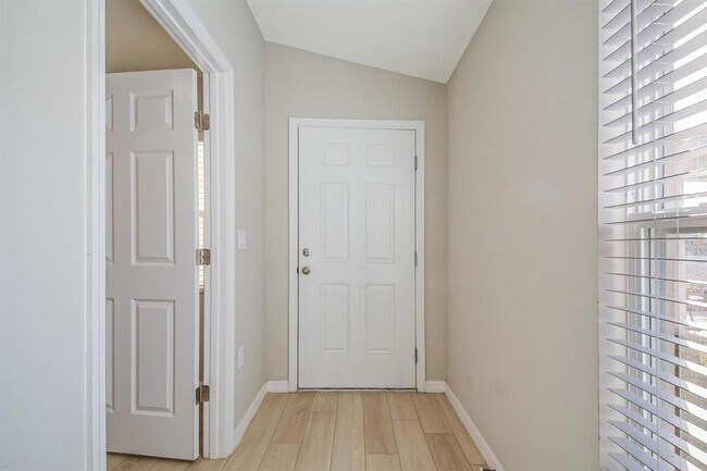 Building Photo - 1345 Derry Ave