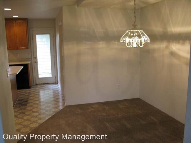 Building Photo - 3897-1542 Arrowhead Dr