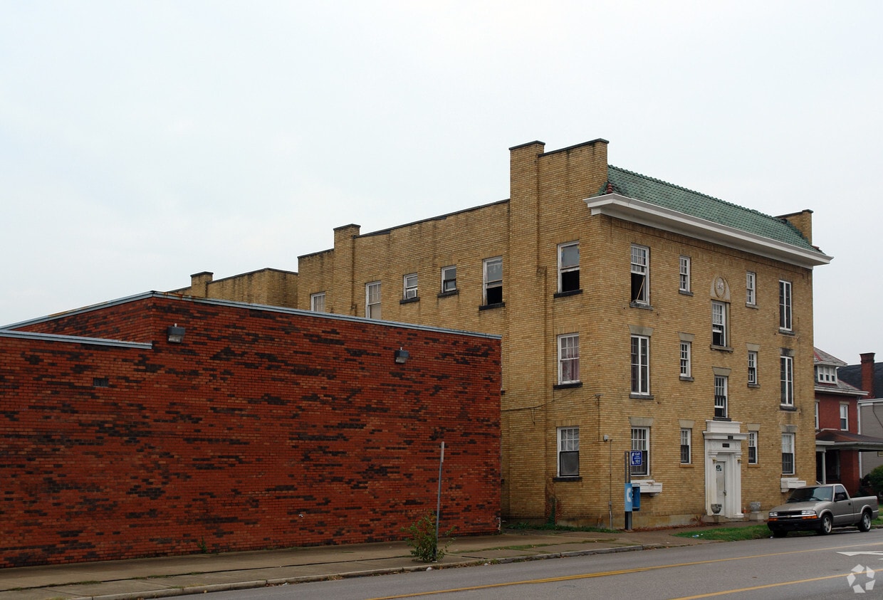 Malone Apartments - The Flats