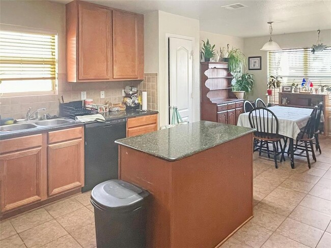 Foto del edificio - 15810 Randall Ridge Ln