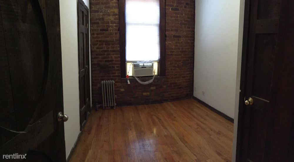 Building Photo - 515 E 13th St