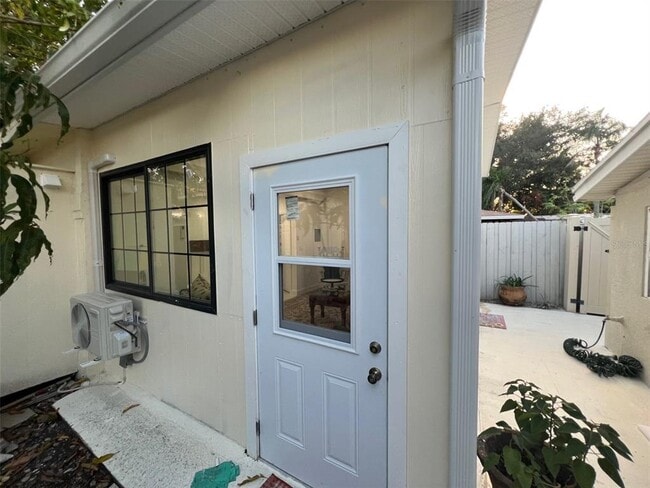 Foto del edificio - 6441 Willow Wood Ln