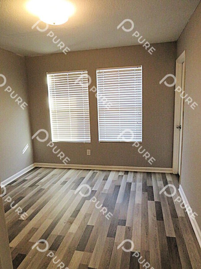 Foto del edificio - 221 Whitestone Dr NE