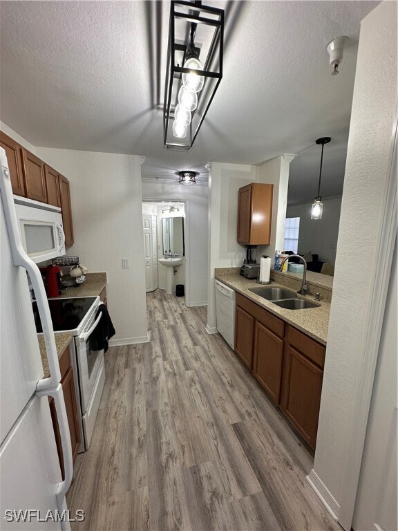 Building Photo - 9069 Gervais Cir