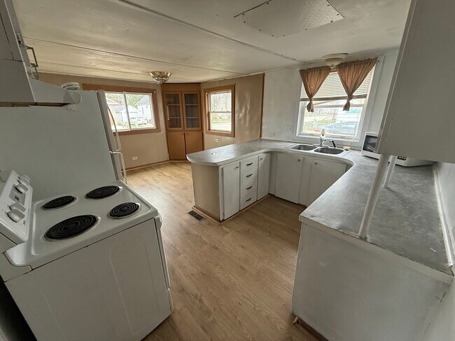 Foto del edificio - 477 Maple St