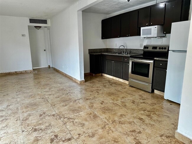 Building Photo - 4540 NW 79th Ave