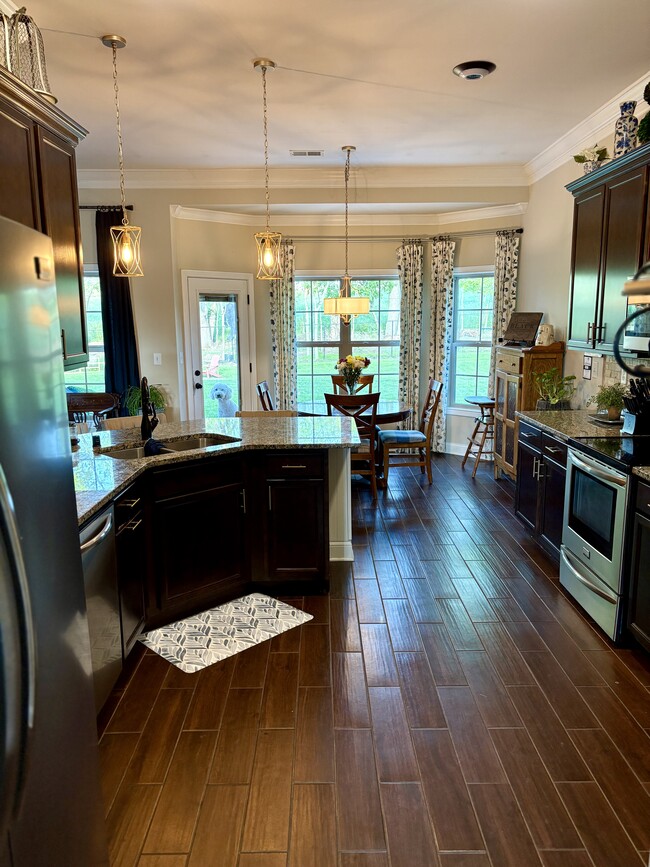 Building Photo - 136 Rocky Creek Rd