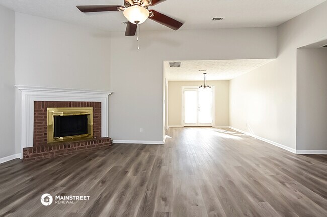 Building Photo - 561 Sunnyhill Dr