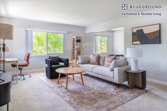 Building Photo - 838 Roble Ave