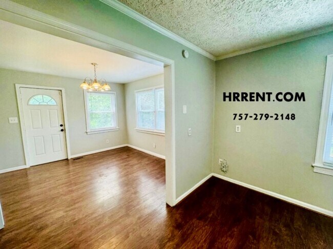 Foto del edificio - Cute Renovated 3 Bedroom 1 Bath home in Hampton VA