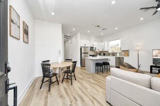 Building Photo - 3907 Maggie St