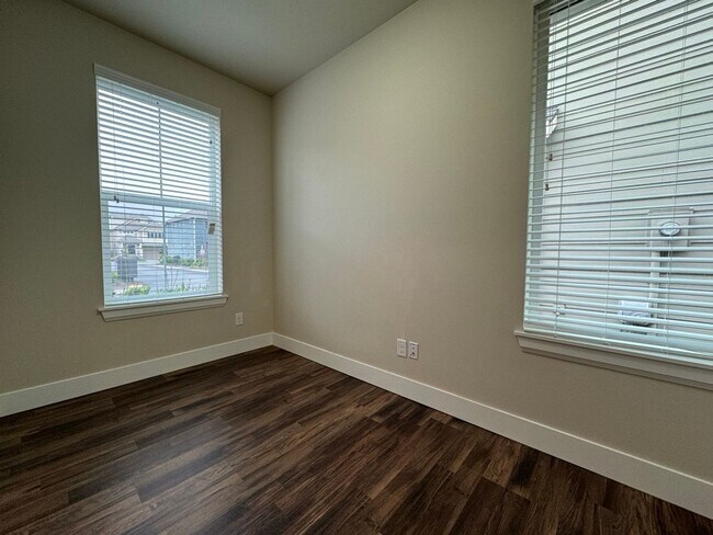 Foto del edificio - Gorgeous 4BR, 3.5BA Gem in Kingstone Community, Lynnwood,