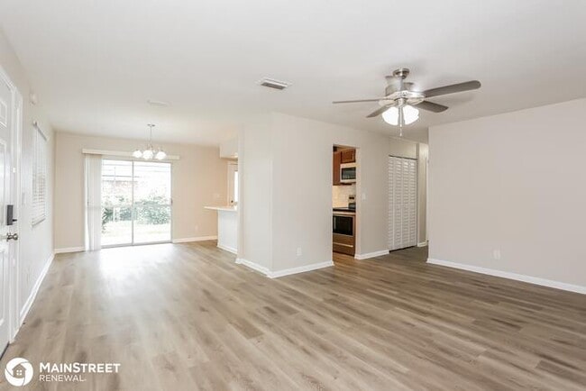 Building Photo - 1176 CROWN DR, JACKSONVILLE, FL 32221