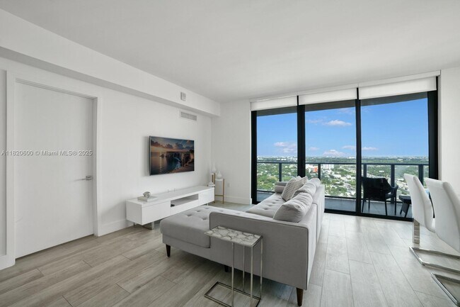 Foto del edificio - 121 NE 34th St