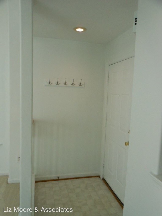 Foto del edificio - 2 br, 2.5 bath House - 117 White Cedar Lane