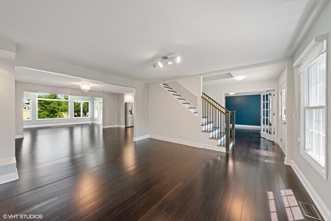 Building Photo - 1095 Pomona Ct