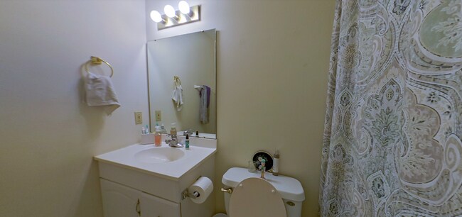 Building Photo - Attached Garage + Pet Friendly + Washer & ...