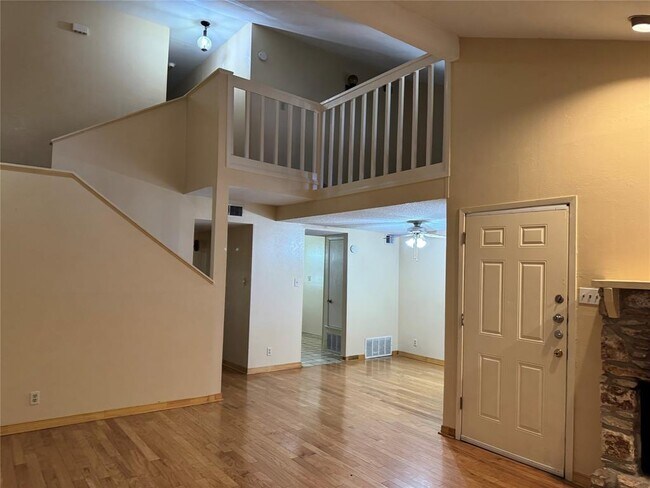 Foto del edificio - 1748 Timberwood Dr