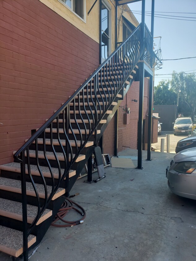 Primary Photo - 4235 Crenshaw Blvd