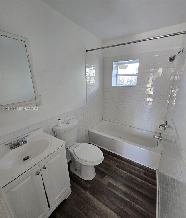 Building Photo - 1189 N Tamiami Trl