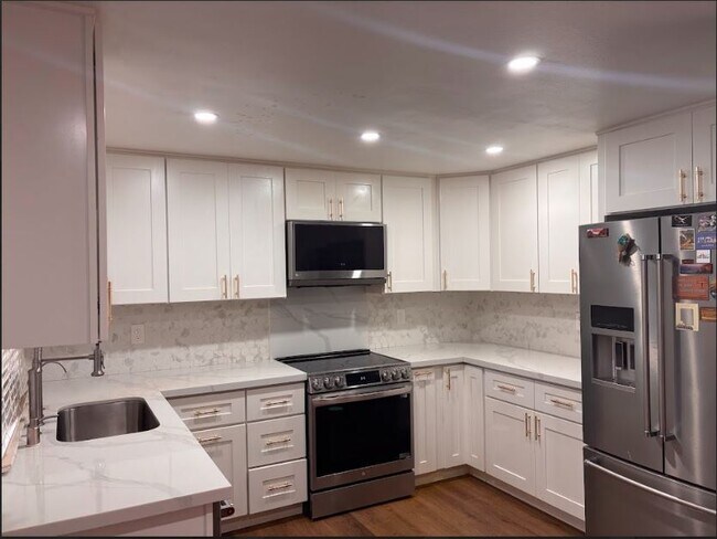 Foto del edificio - 17555 Ashburton Rd