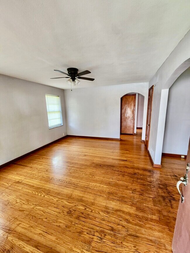 Foto del edificio - Beautiful brick 2 bedroom