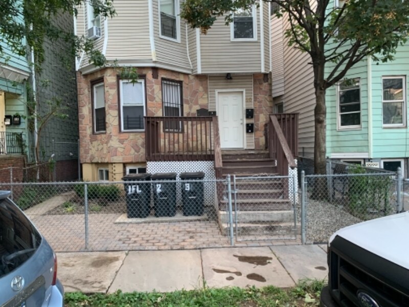 Foto principal - 30 N 12th St