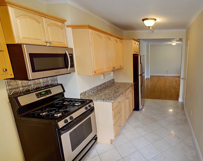 Photo - 1450 Beacon St Townhome