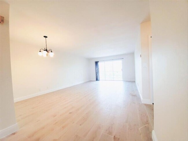 Foto del edificio - 331 SW 8th St