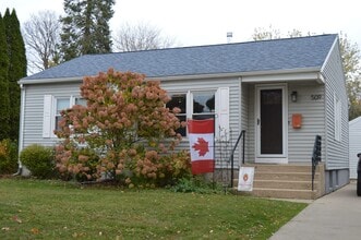 Building Photo - 509 Caromar Dr