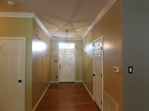 Building Photo - Three Bedroom Rancher Great Hanover Location