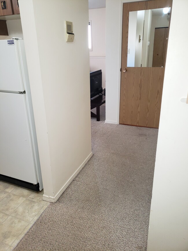 Building Photo - 10609 102 St