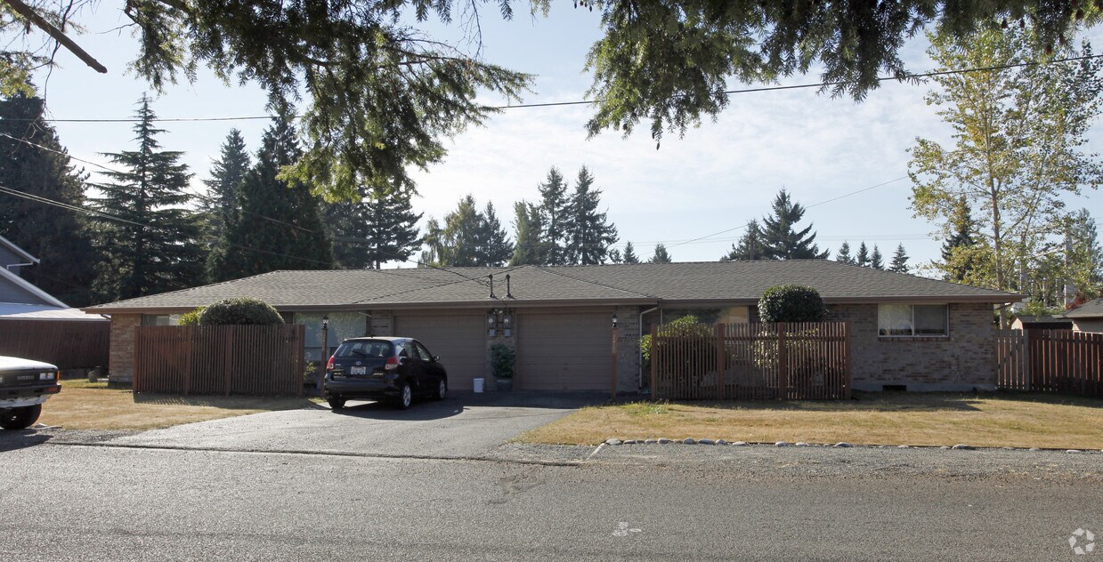Foto principal - 7408-7410 20th St W
