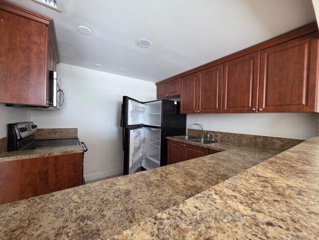 Photo - 470 Executive Center Dr Apartment