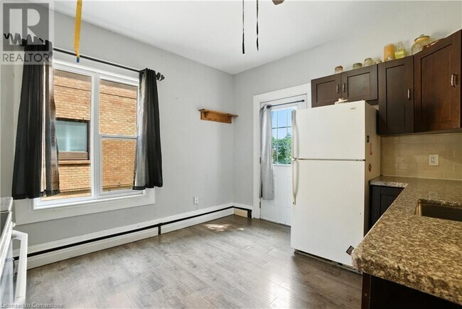 Photo du bâtiment - 191 Simcoe St S