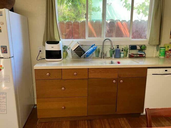 Building Photo - 2909 King St