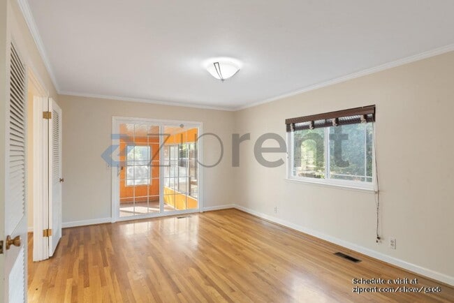 Building Photo - 1565 Klamath Dr