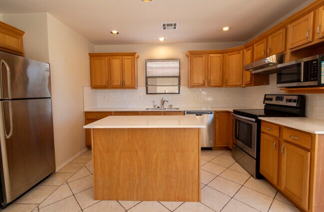 Building Photo - 2132 Tierra De Suenos