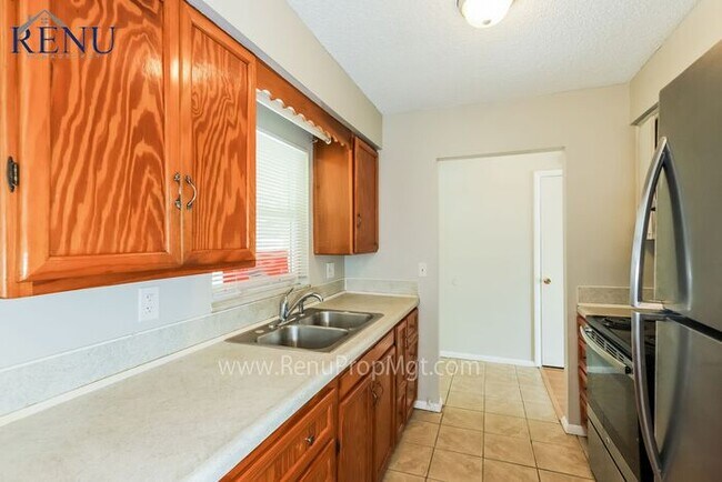 Foto del edificio - Available Now!