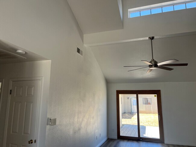 Building Photo - Rosedale Area House Ready to move in!!