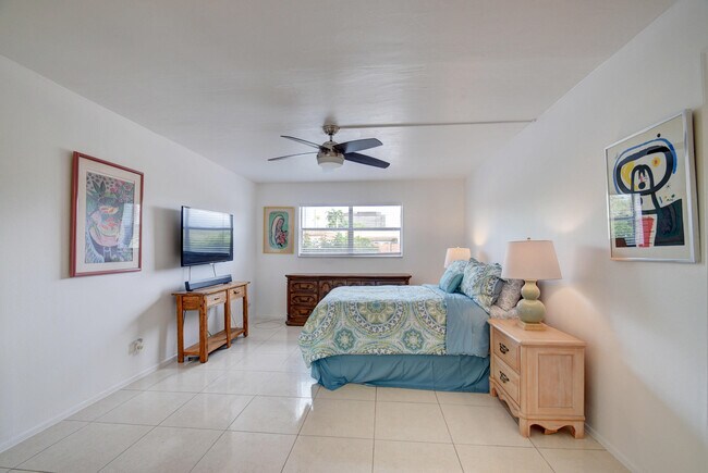 Foto del edificio - 550 SW 2nd Ave