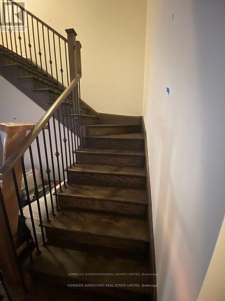 Building Photo - 212 Palace St