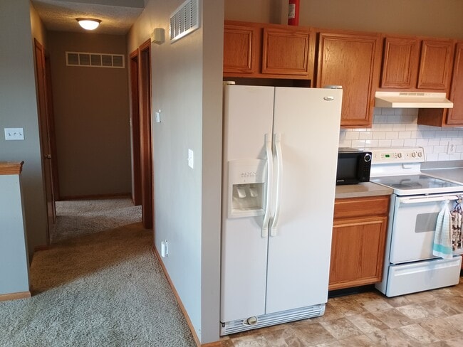 Hall/Kitchen - 5306 W Cleveland Ave