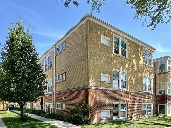 Building Photo - 6705 N California Ave