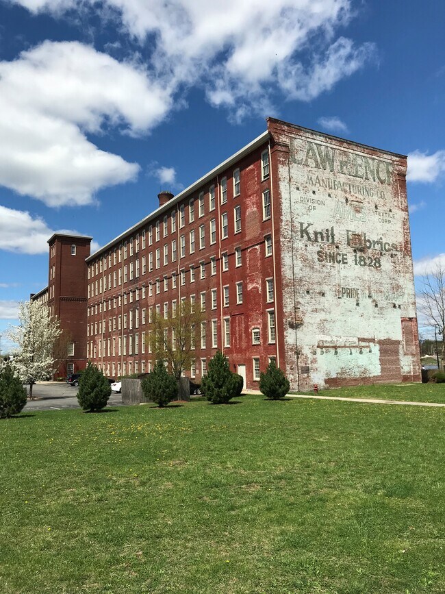 ROR Mural Bldg - 52 Lawrence Dr