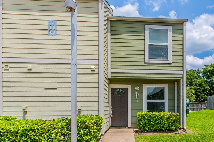 Foto principal - 1500 Lake Shore Dr