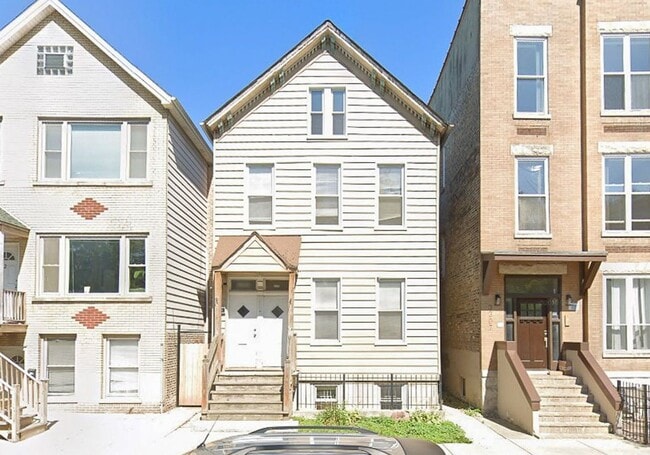 Building Photo - 3309 N Southport Ave