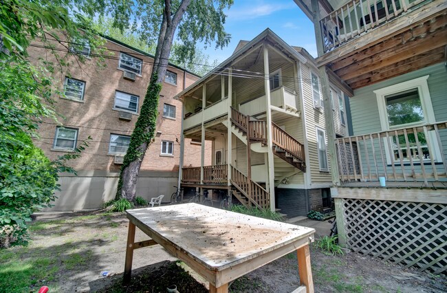 Foto del edificio - 2036 Sherman Ave