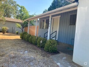 Building Photo - 309 Glen Rd